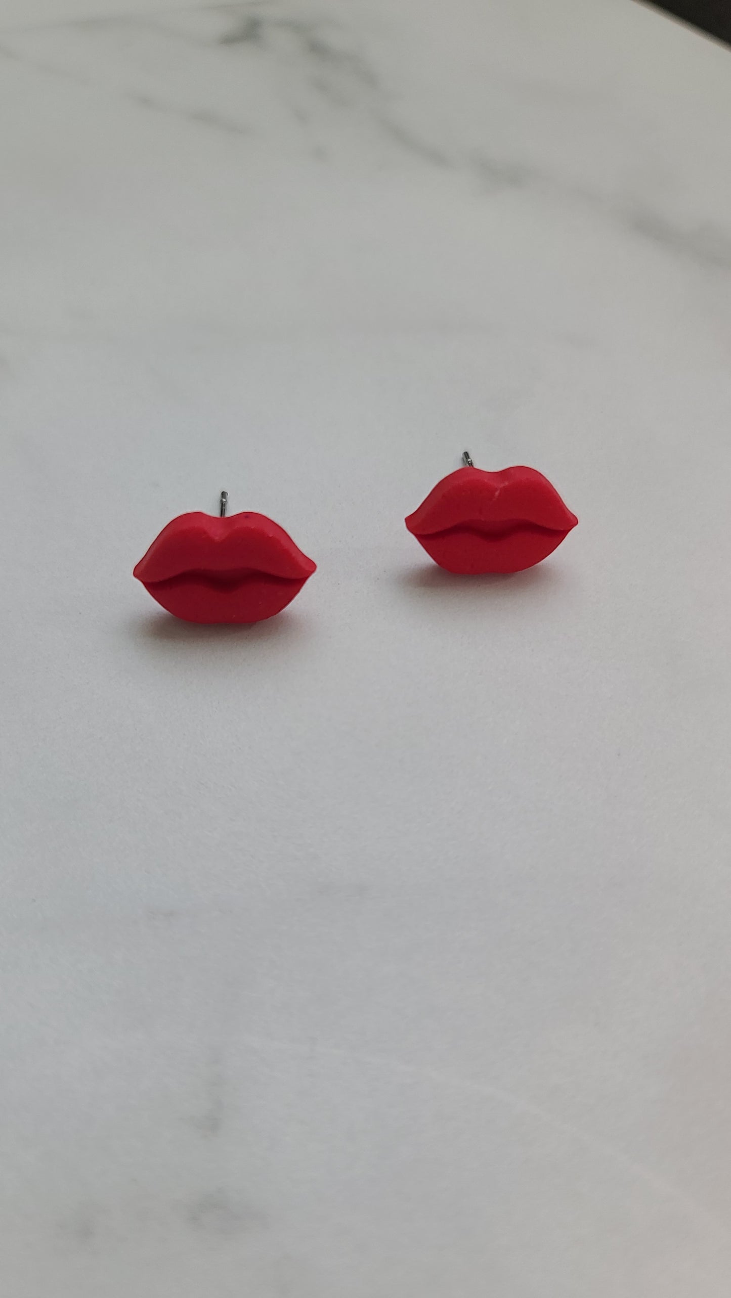 Lips studs earrings