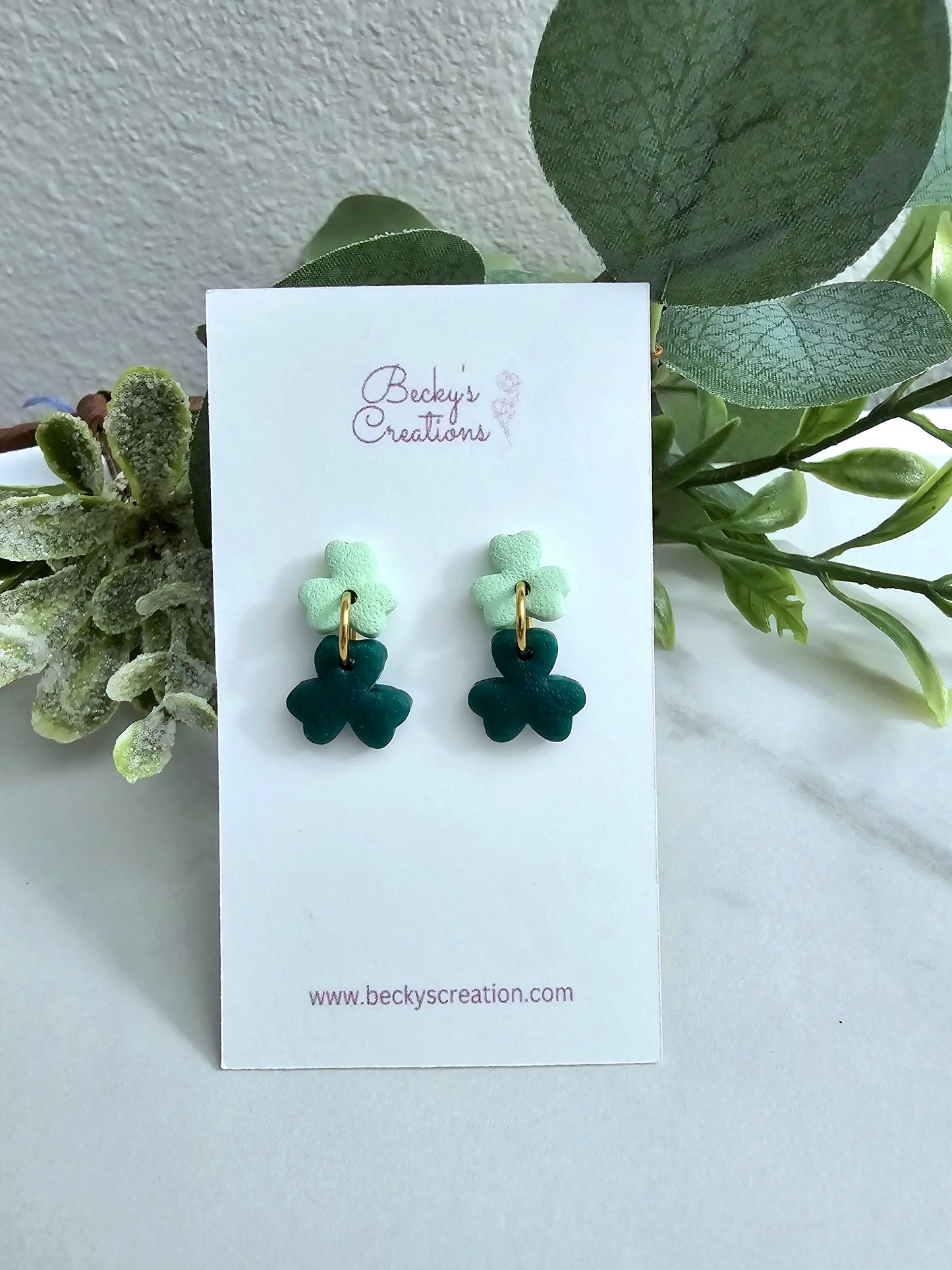 Shamrock mini dangle earrings