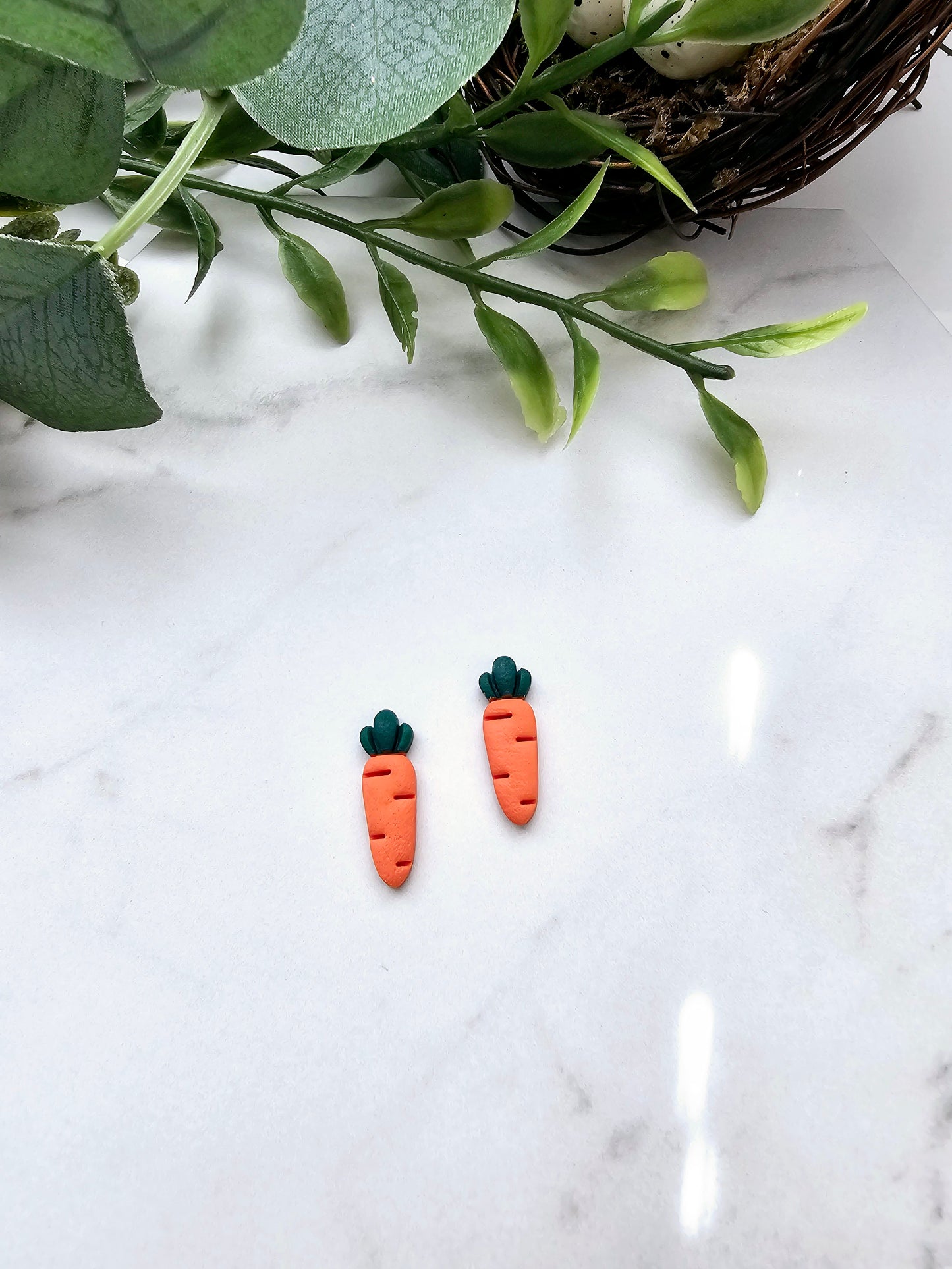 Carrot stud earrings