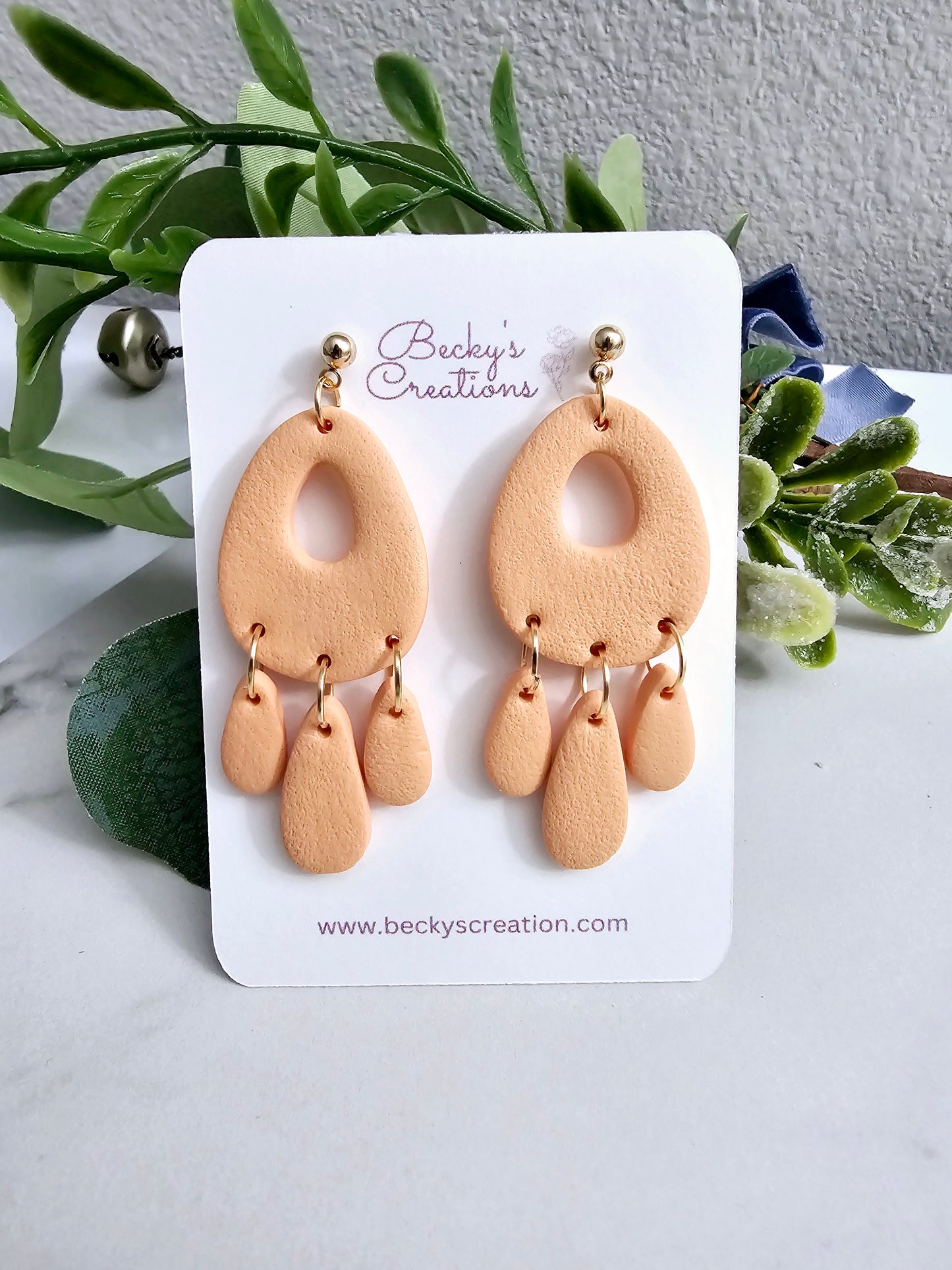 Oval dangle earrings