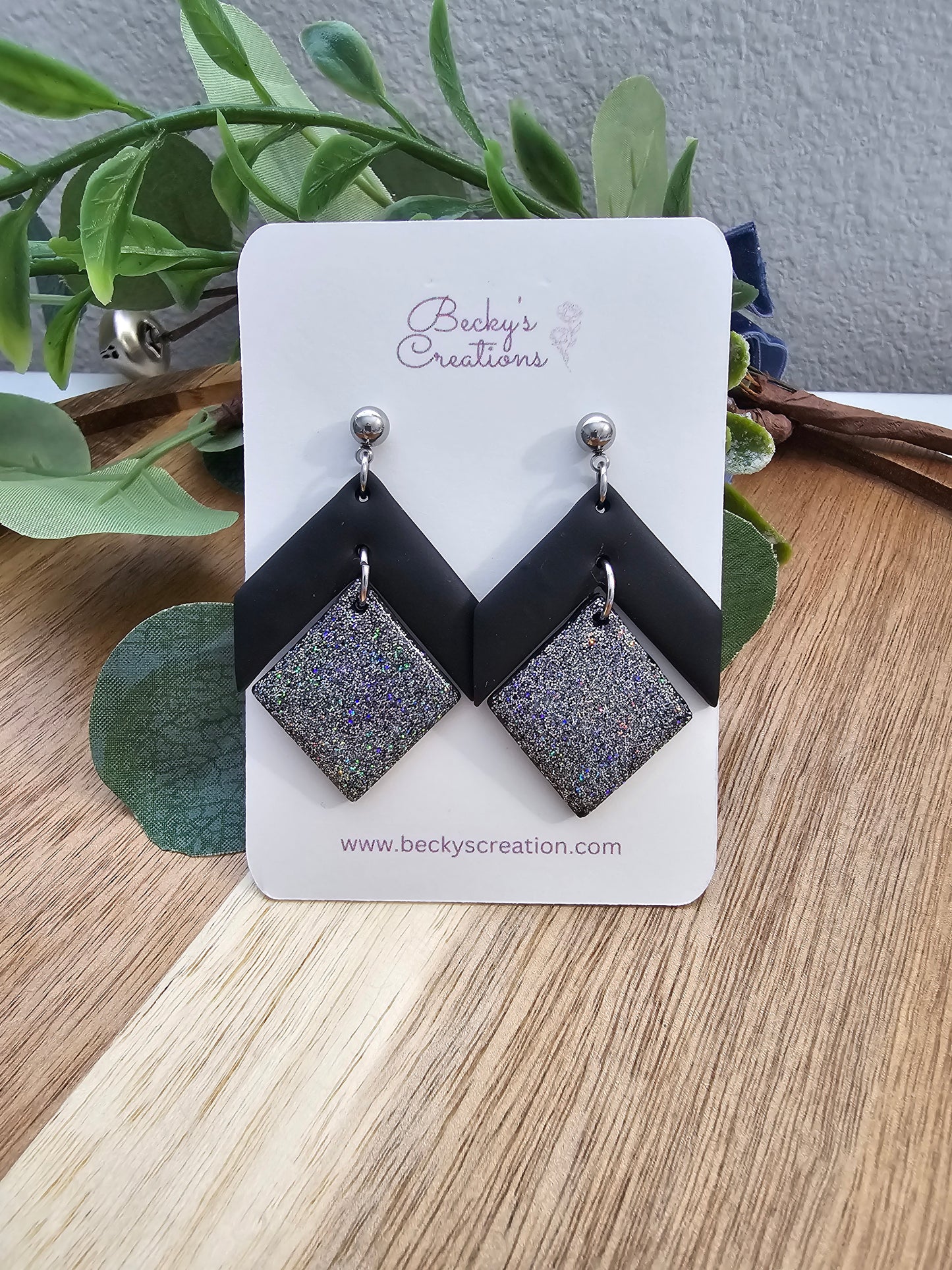 Diamond Shape Glitter earrings