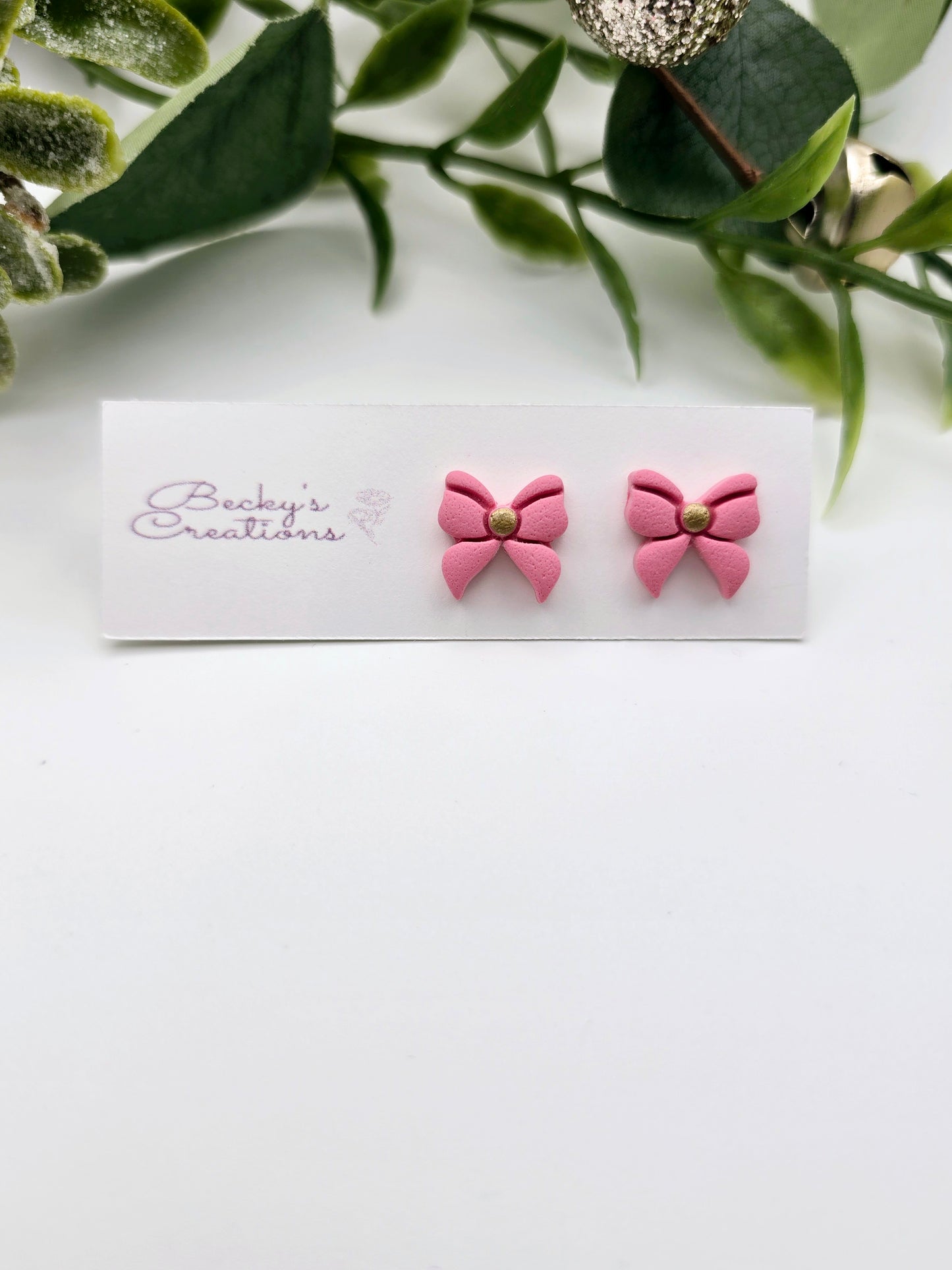 Bow stud earrings