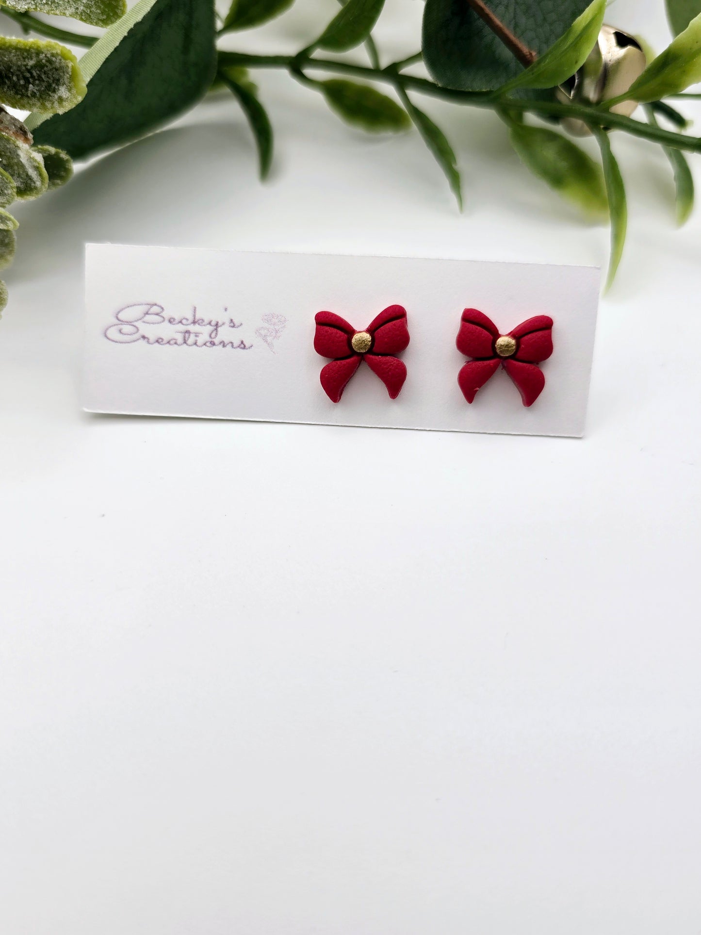 Bow stud earrings