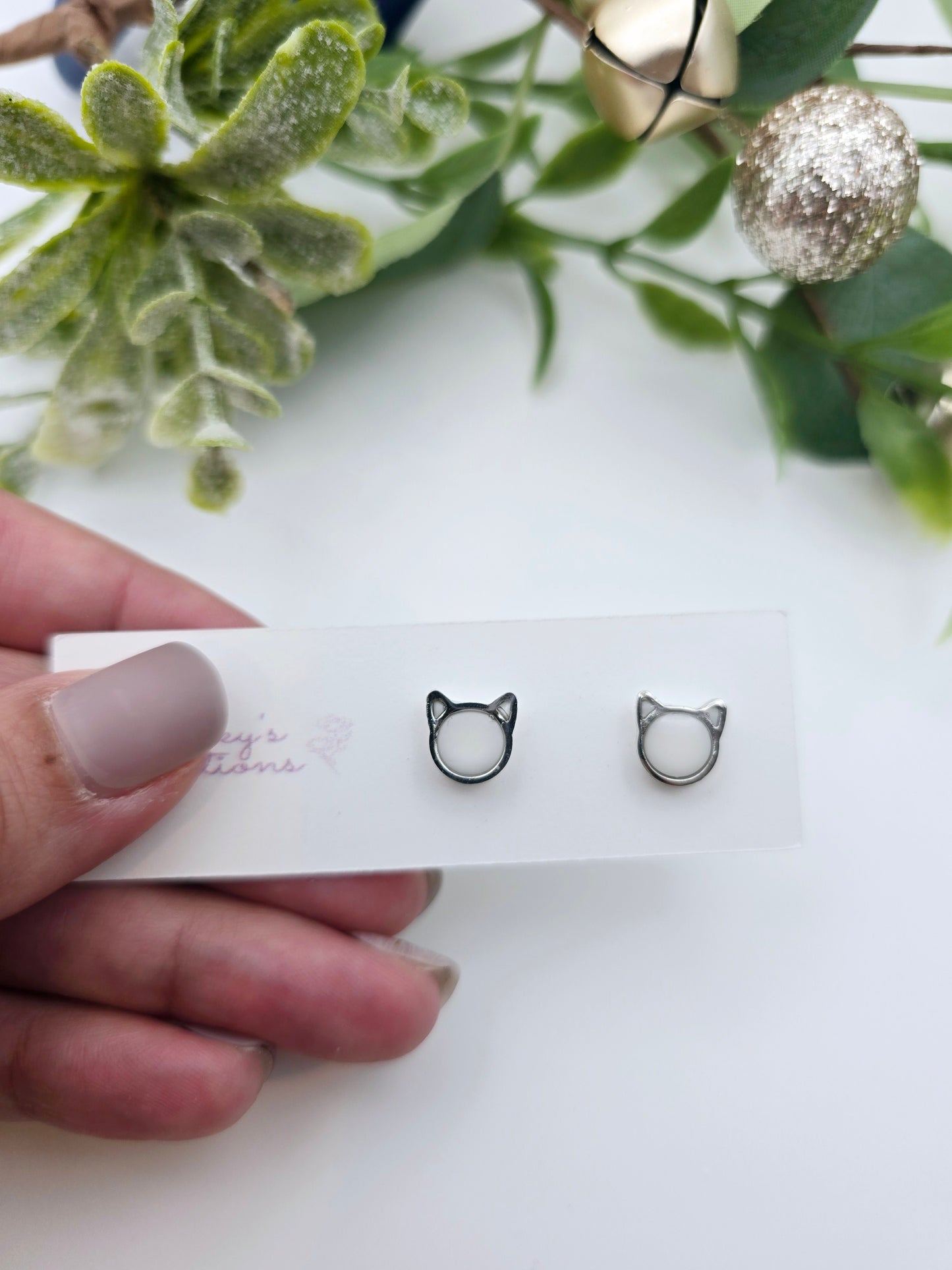 Gold/silver trimmed mini Cat studs