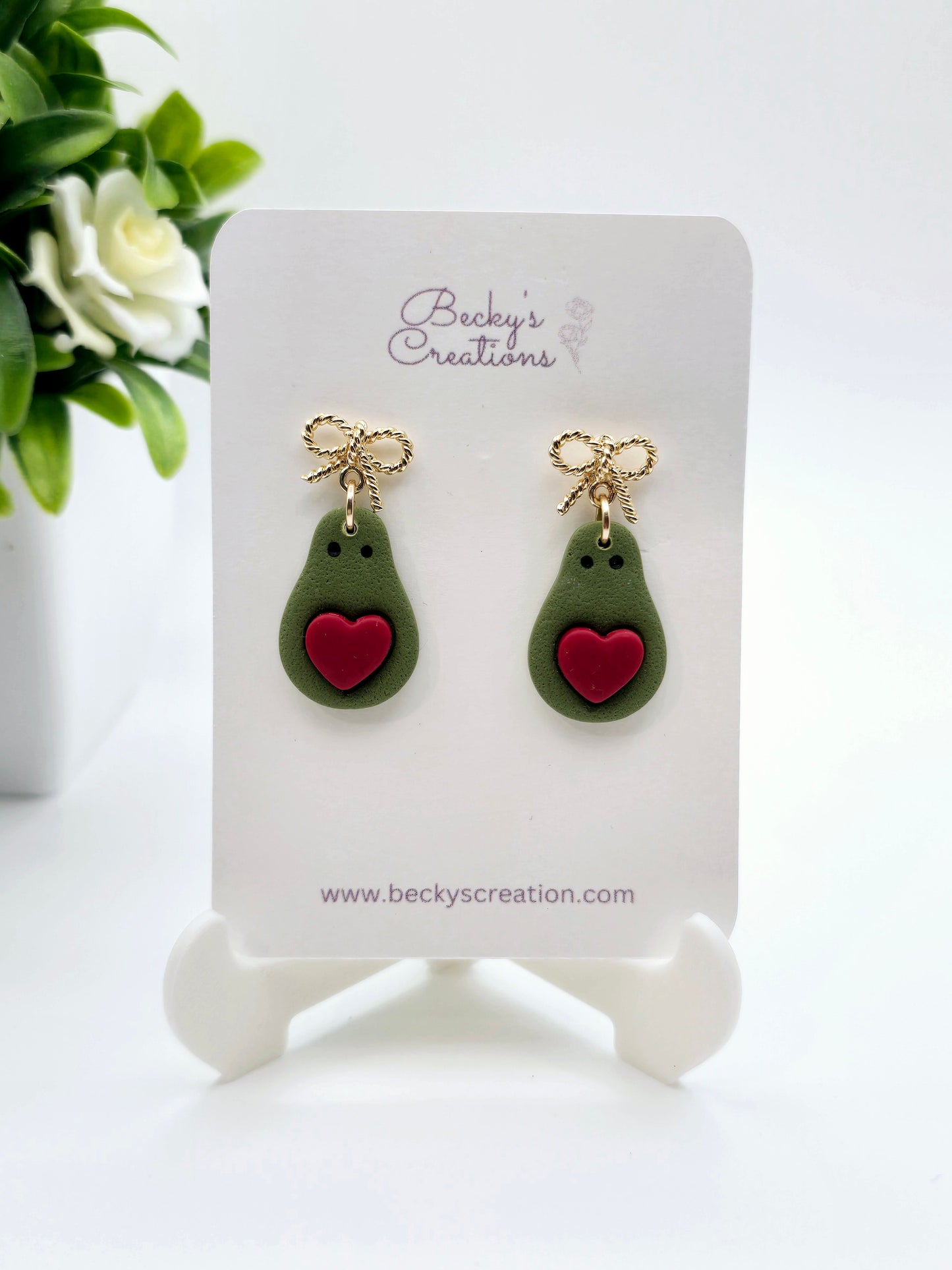 Avocado heart earrings