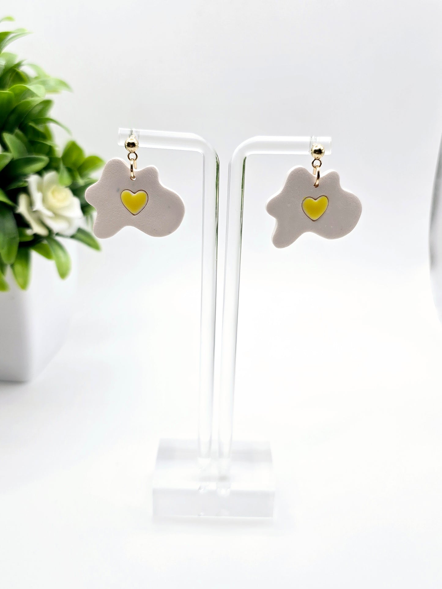 Heart egg dangle earrings